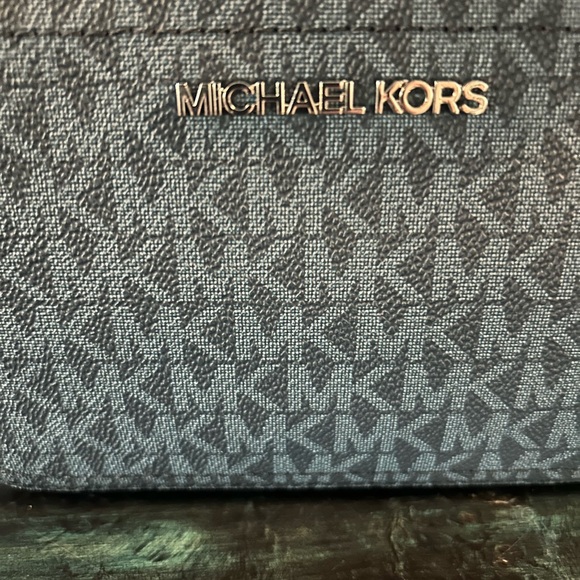 Michael Michael Kors Cooper Signature Logo Small Camera Bag Womens Blue Zip NEW - Picture 7 of 8